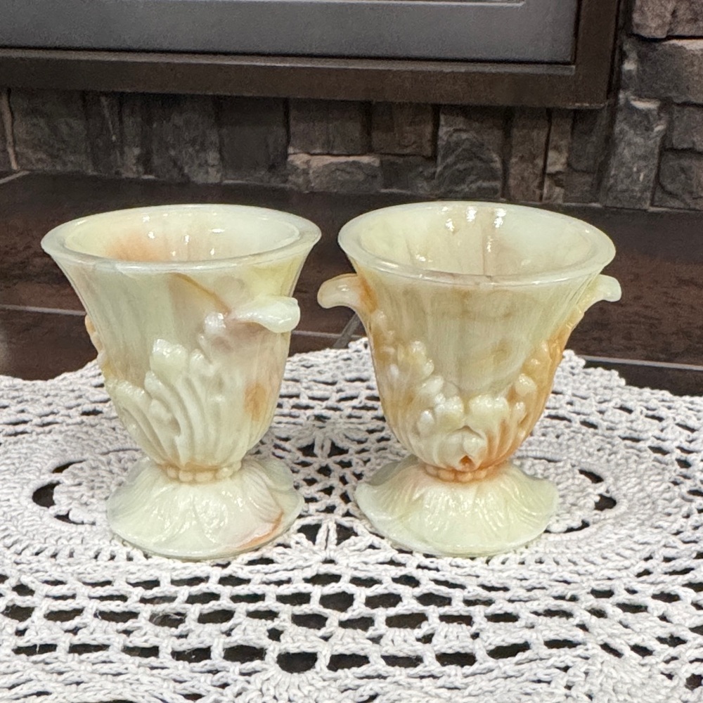 Elegant Akro Agate Floral Urn